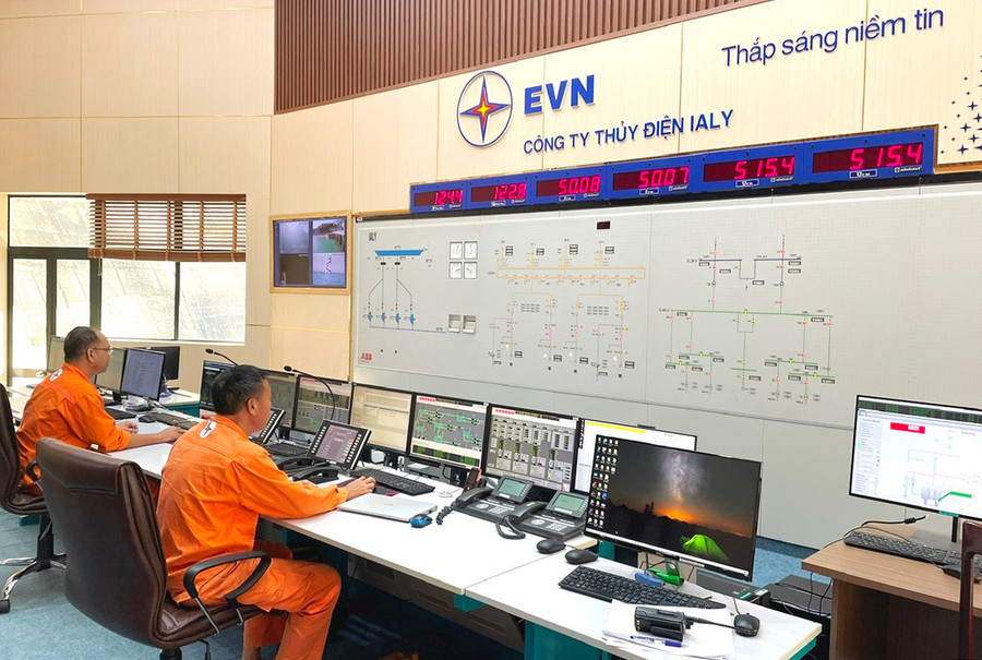 Hệ thống DCS được điều khiển tại Phòng Trung tâm Nhà máy Thủy điện Ia Ly. Ảnh: Đ.Y