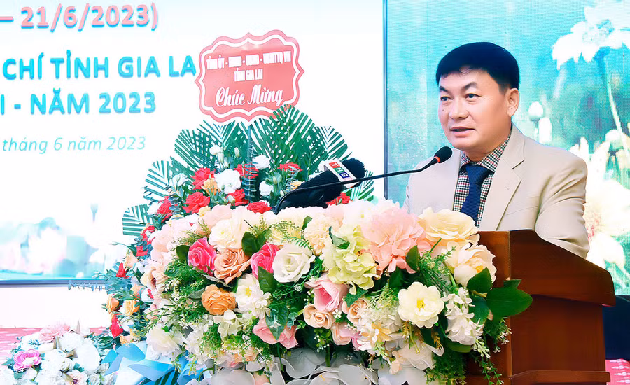 Tổng Biên tập Báo Gia Lai, Chủ tịch Hội Nhà báo tỉnh Huỳnh Kiên phát biểu tại buổi lễ. Ảnh: Đức Thụy