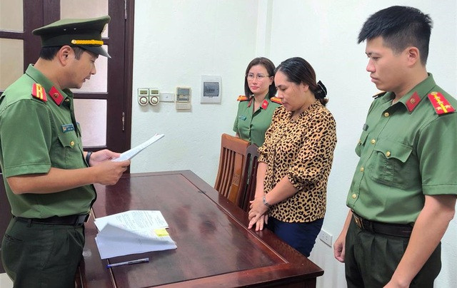 Nữ giám đốc đưa ra thông tin giả dối để lừa đảo chiếm đoạt tài sản. Ảnh: Công an Ninh Bình Nữ giám đốc đưa ra thông tin giả dối để lừa đảo chiếm đoạt tài sản. Ảnh: Công an Ninh Bình