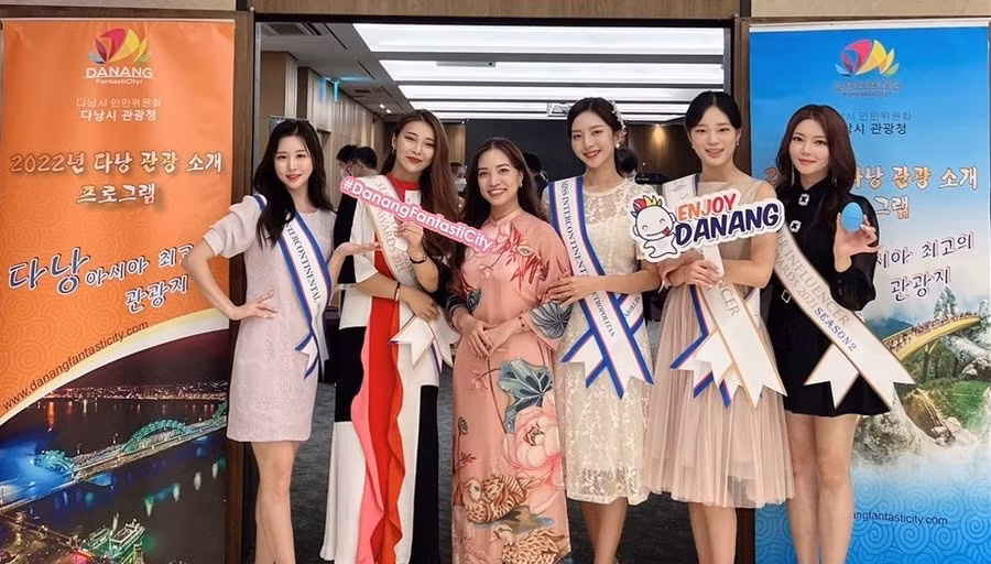 Khách Hàn Quốc vẫn đang chiếm số lượng lớn ở các vùng du lịch Việt Nam. Ảnh: Thuỳ Trang