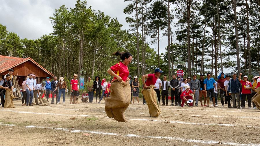 Nhiều hoạt động văn hóa được tổ chức tại đây, thu hút đồng bào, Nhân dân và du khách.