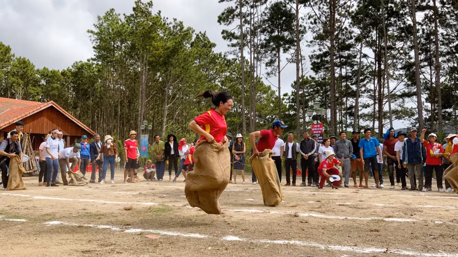 Nhiều hoạt động văn hóa được tổ chức tại đây, thu hút đồng bào, Nhân dân và du khách.