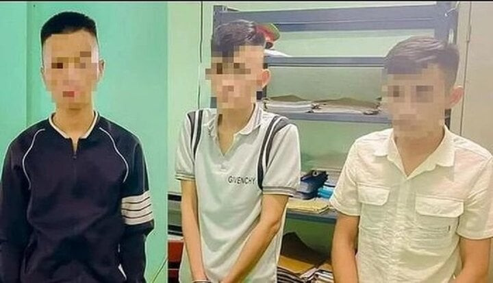 Nhóm đối tượng cướp tài sản vừa bị bắt giữ. (Ảnh: CA) Nhóm đối tượng cướp tài sản vừa bị bắt giữ. (Ảnh: CA)