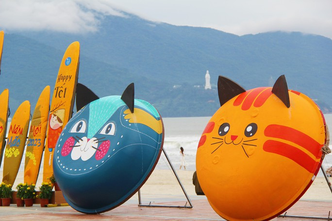 Ngày 21-1, Ban quản lý Bán đảo Sơn Trà và các bãi biển du lịch Đà Nẵng cho biết vừa đưa vào sử dụng hàng loạt mô hình check-in mới lạ, mang chủ đề mừng xuân Quý Mão tại bờ biển thành phố Ngày 21-1, Ban quản lý Bán đảo Sơn Trà và các bãi biển du lịch Đà Nẵng cho biết vừa đưa vào sử dụng hàng loạt mô hình check-in mới lạ, mang chủ đề mừng xuân Quý Mão tại bờ biển thành phố