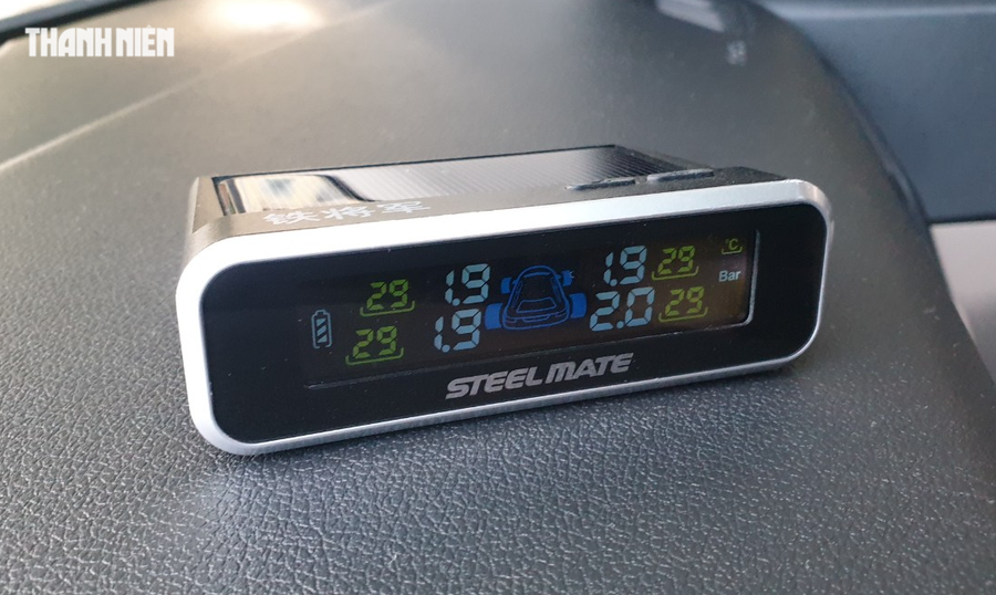 Mua ô tô mới nên lắp những phụ kiện nào để hỗ trợ lái xe an toàn? - Ảnh 3. Cảm biến áp suất lốp cũng là phụ kiện cần thiết lắp đặt trên ô tô mới. Ảnh: Bá Hùng