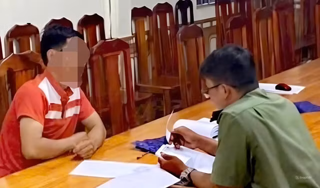 Lực lượng công an làm việc với ông T.A.P.