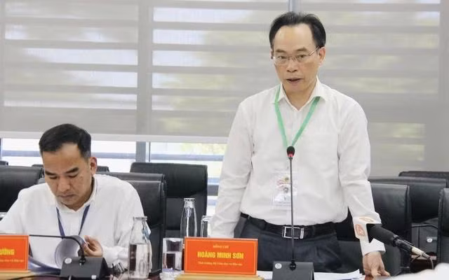 Thứ trưởng Bộ GD-ĐT Hoàng Minh Sơn phát biểu tại buổi làm việc với UBND TP.Đà Nẵng. Ảnh: HUY ĐẠT