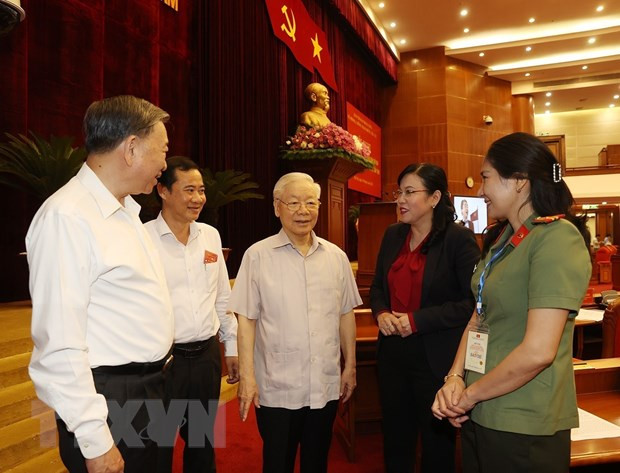 Tổng Bí thư Nguyễn Phú Trọng với các đại biểu dự hội nghị. (Ảnh: Trí Dũng/TTXVN) Tổng Bí thư Nguyễn Phú Trọng với các đại biểu dự hội nghị. (Ảnh: Trí Dũng/TTXVN)