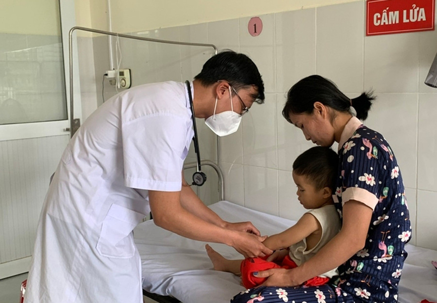 Thực hiện điều chỉnh giá điện, dịch vụ y tế, giáo dục... với mức độ và thời điểm phù hợp, hạn chế tối đa tác động đến lạm phát, sản xuất kinh doanh, đời sống Nhân dân. Ảnh: Như Nguyện Thực hiện điều chỉnh giá điện, dịch vụ y tế, giáo dục... với mức độ và thời điểm phù hợp, hạn chế tối đa tác động đến lạm phát, sản xuất kinh doanh, đời sống Nhân dân. Ảnh: Như Nguyện