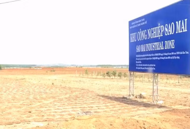 3 người bị bắt vì liên quan đến việc bồi thường trong Dự án chỉnh trang đô thị, tạo quỹ đất để thực hiện quy hoạch Khu công nghiệp Sao Mai. Ảnh: C.T.V