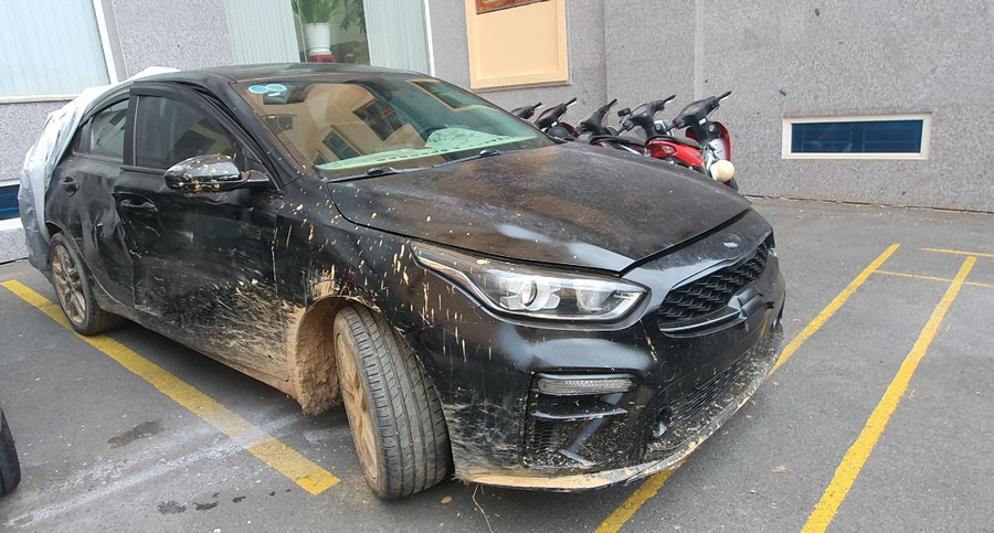 Một chiếc xe ô tô tang vật vụ trộm của nhóm trộm nghiện ma tuý