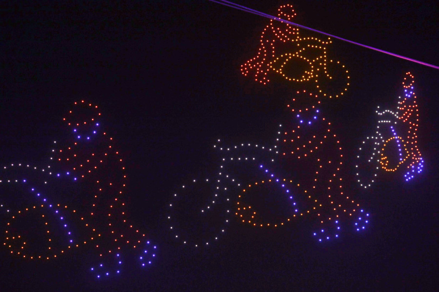 Đoàn xe dân công hỏa tuyến được tái hiện. Ảnh: ĐÌNH HUY