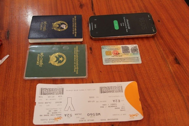 Tang vật vụ án Tin vào quảng cáo việc nhẹ lương cao, nhiều người 'sập bẫy' ảnh 3