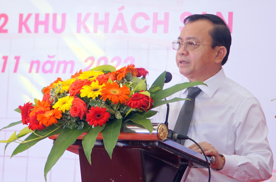 Phó Chủ tịch Thường trực UBND tỉnh Bạc Liêu Lê Tấn Cận được bổ nhiệm giữ chức Thứ trưởng Bộ Tài chính (ảnh nguồn chinhphu.vn). Phó Chủ tịch Thường trực UBND tỉnh Bạc Liêu Lê Tấn Cận được bổ nhiệm giữ chức Thứ trưởng Bộ Tài chính (ảnh nguồn chinhphu.vn).