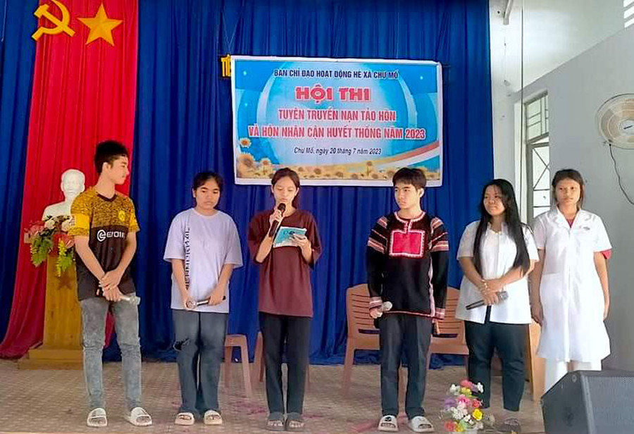 Các tổ chức cơ sở Đoàn ở huyện Ia Pa triển khai hoạt động tuyên truyền về tảo hôn với nhiều hình thức phong phú, đa dạng (ảnh đơn vị cung cấp).