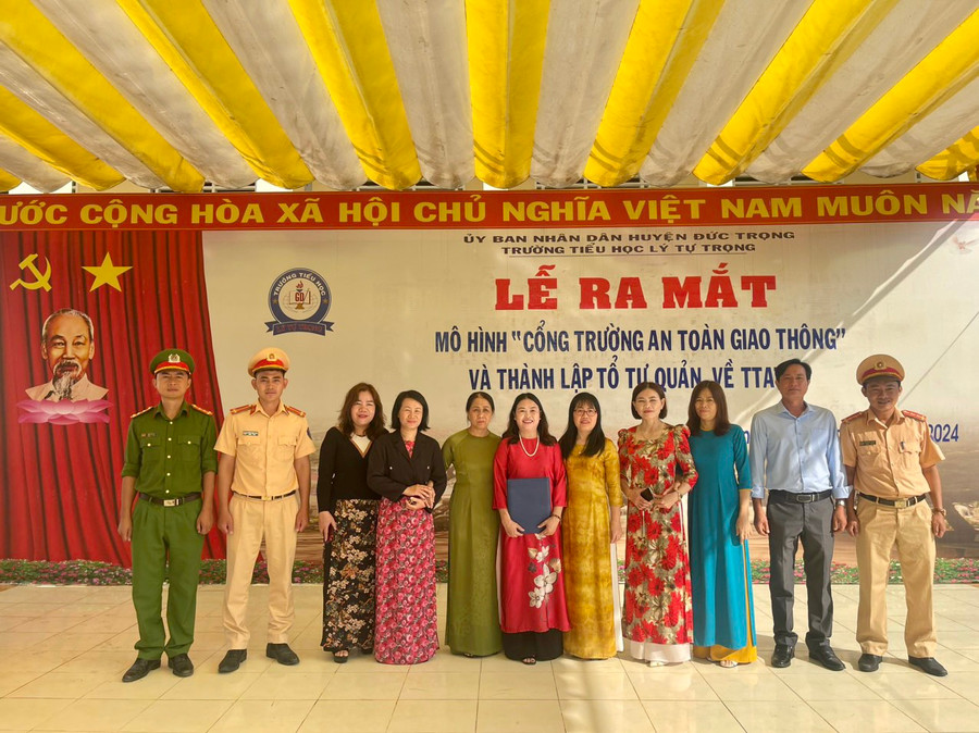 Trường Tiểu học Lý Tự Trọng ra mắt mô hình Tổ tự quản Trường Tiểu học Lý Tự Trọng ra mắt mô hình Tổ tự quản