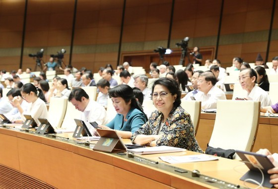 Đại biểu Quốc hội dự phiên thảo luận sáng 1-11. Ảnh: QUANG PHÚC Đại biểu Quốc hội dự phiên thảo luận sáng 1-11. Ảnh: QUANG PHÚC