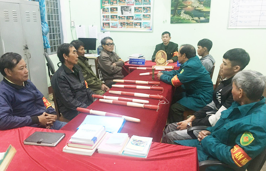 Tổ tự quản đảm bảo trật tự an toàn giao thông xã Hà Tam họp triển khai nhiệm vụ. Ảnh: Thiên Di Tổ tự quản đảm bảo trật tự an toàn giao thông xã Hà Tam họp triển khai nhiệm vụ. Ảnh: Thiên Di