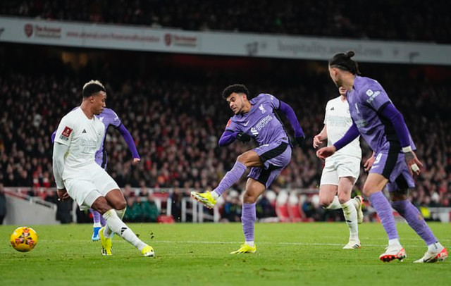 Luis Diaz ghi bàn thứ nhì, đưa Liverpool vào vòng 4 FA Cup