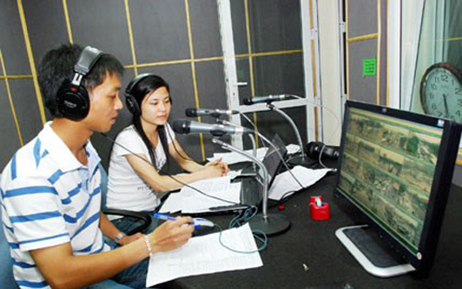 Phát thanh, truyền thanh là một trong những phương tiện hoạt động thông tin cơ sở hiệu quả ở vùng nông thôn, vùng sâu vùng xa (ảnh tư liệu) Phát thanh, truyền thanh là một trong những phương tiện hoạt động thông tin cơ sở hiệu quả ở vùng nông thôn, vùng sâu vùng xa (ảnh tư liệu)