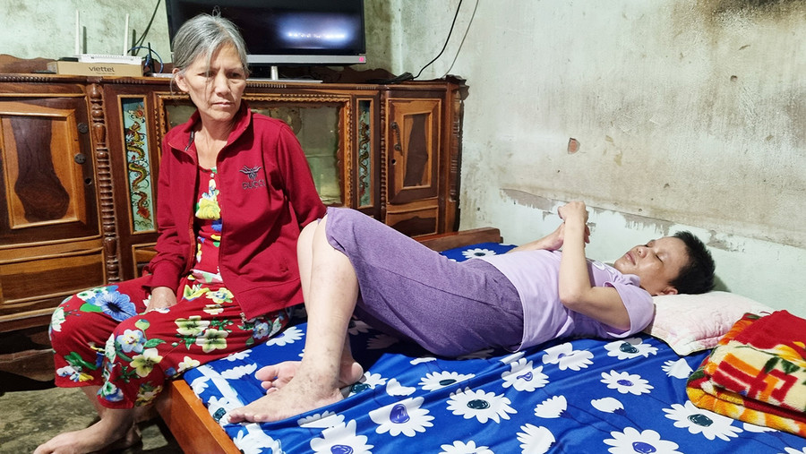 Bà Đặng Thị Hoa Phượng và con gái Thái Thị Tường Vy. Ảnh: H.P