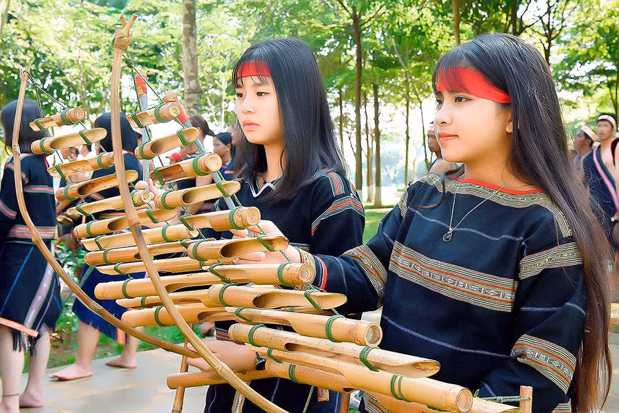 T'rưng là nhạc cụ dân tộc độc đáo của Tây Nguyên. Ảnh: Đức Thụy