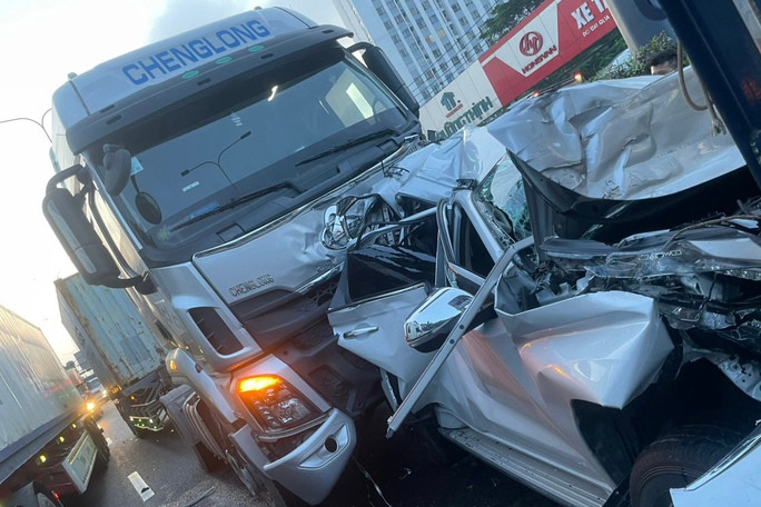 Các xe bị hư hại nghiêm trọng.