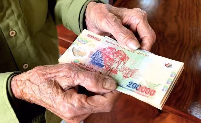 Từ ngày 1-7-2023, điều chỉnh tăng thêm 12,5% trên mức lương hưu, trợ cấp bảo hiểm xã hội và trợ cấp hàng tháng của tháng 6-2023 đối với các đối tượng quy định đã được điều chỉnh theo Nghị định số 108/2021/NĐ-CP điều chỉnh lương hưu, trợ cấp bảo hiểm xã hội và trợ cấp hàng tháng. Ảnh nguồn VTC News