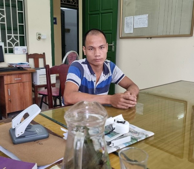 Phùng Văn Tú tại cơ quan công an. Ảnh: Công an Phú Thọ Phùng Văn Tú tại cơ quan công an. Ảnh: Công an Phú Thọ
