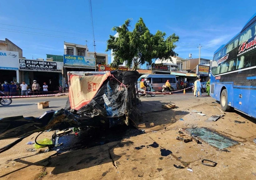 Hiện trường vụ tai nạn. (Ảnh: TTXVN phát)