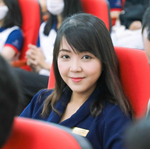 Thạc sĩ Phạm Thị Thuỳ Linh đang là Phó trưởng khoa Ngôn ngữ và Văn hóa quốc tế, Trường ĐH Kinh tế - Tài chính TP.HCM. Ảnh: Ngọc Hiếu