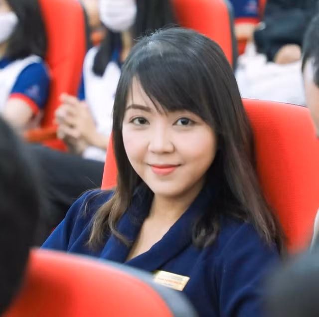 Thạc sĩ Phạm Thị Thuỳ Linh đang là Phó trưởng khoa Ngôn ngữ và Văn hóa quốc tế, Trường ĐH Kinh tế - Tài chính TP.HCM. Ảnh: Ngọc Hiếu