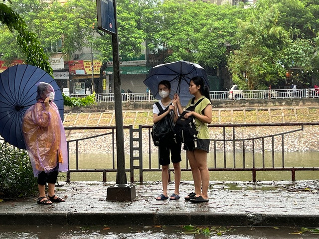 Nhiều người dân lựa chọn phương tiện xe công cộng để được an toàn hơn Nhiều người dân lựa chọn phương tiện xe công cộng để được an toàn hơn