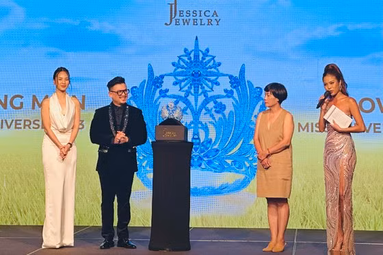 Ban tổ chức công bố vương miện