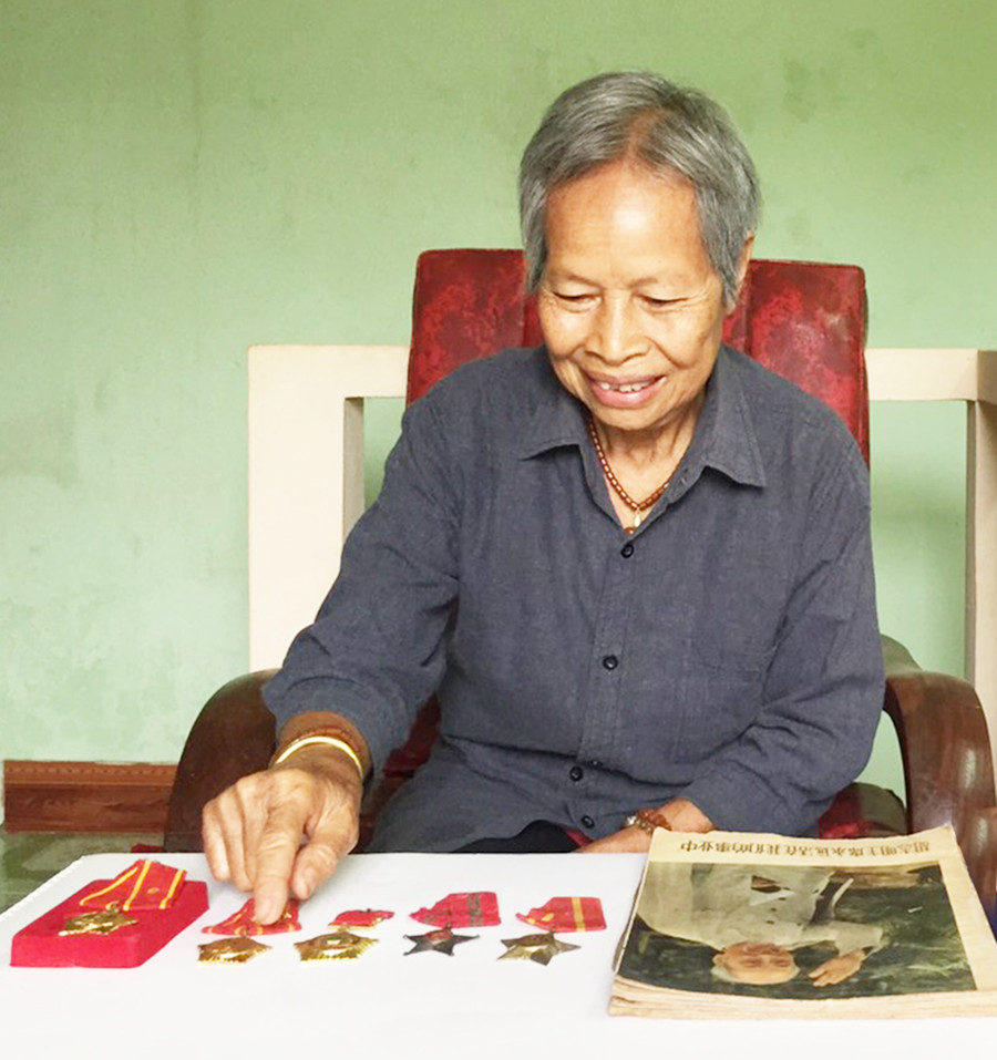 Với bà Hồ Thị Nhung, những lần gặp Bác Hồ là ký ức không thể nào quên. Ảnh: Nguyễn Anh Minh Với bà Hồ Thị Nhung, những lần gặp Bác Hồ là ký ức không thể nào quên. Ảnh: Nguyễn Anh Minh