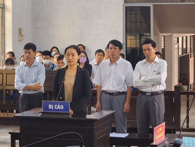 Các bị cáo tại phiên tòa sơ thẩm