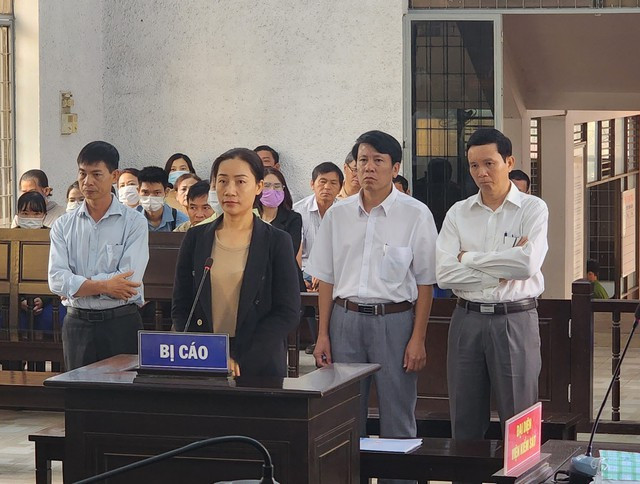 Các bị cáo tại phiên tòa sơ thẩm