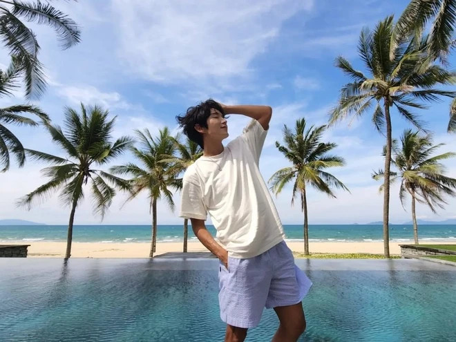 Ngôi sao Hàn Quốc thích thú khám phá biển Đà Nẵng. (Ảnh: CTV/Vietnam+) Ngôi sao Hàn Quốc thích thú khám phá biển Đà Nẵng. (Ảnh: CTV/Vietnam+)