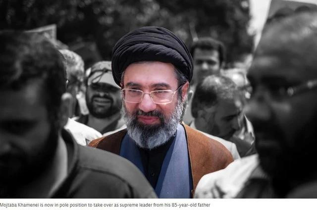 Ông Mojtaba Khamenei được cho là một trong những người kế nhiệm tiềm năng của người cha. ẢNH CHỤP MÀN HÌNH THE TELEGRAPH Ông Mojtaba Khamenei được cho là một trong những người kế nhiệm tiềm năng của người cha. ẢNH CHỤP MÀN HÌNH THE TELEGRAPH