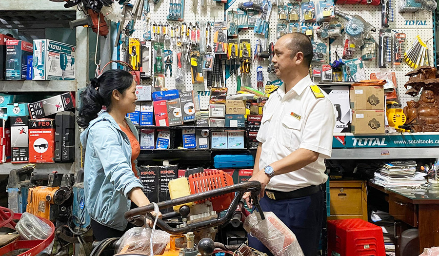 Năm 2023, ngành Thuế tiếp tục thực hiện các chính sách hỗ trợ người nộp thuế góp phần phục hồi và phát triển kinh tế. Ảnh: Sơn Ca Năm 2023, ngành Thuế tiếp tục thực hiện các chính sách hỗ trợ người nộp thuế góp phần phục hồi và phát triển kinh tế. Ảnh: Sơn Ca