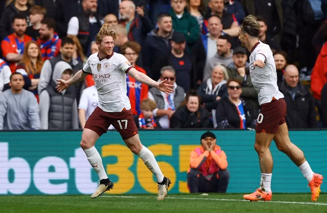 ... và De Bruyne hoàn tất cú đúp