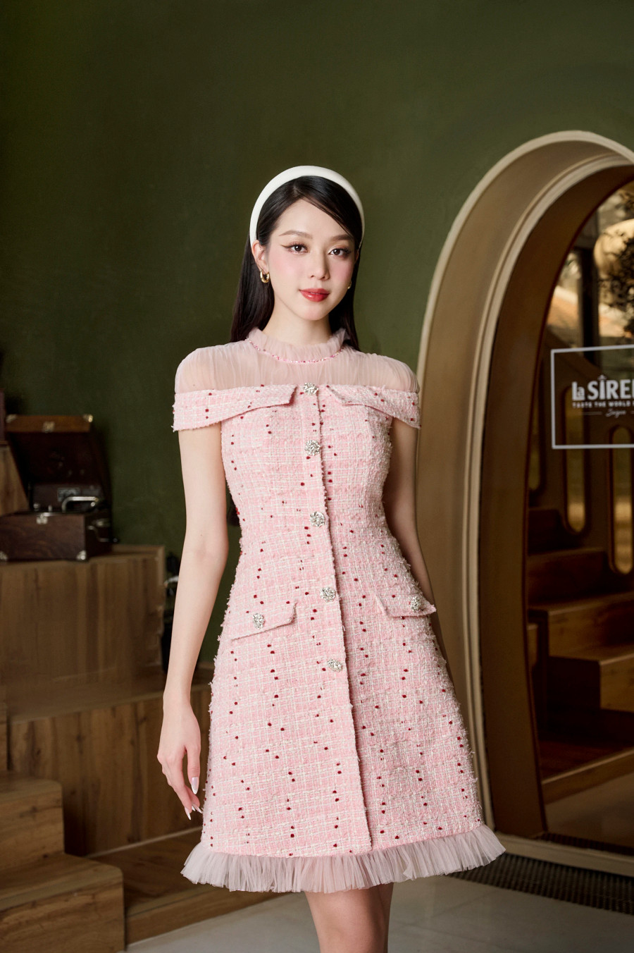 Sau thành công của Á hậu Ngọc Hằng tại Hoa hậu Liên lục địa 2023, người hâm mộ của Thanh Thủy kỳ vọng cô sẽ có cơ hội &quot;chinh chiến&quot; tại một đấu trường nhan sắc quốc tế. ẢNH: NVCC