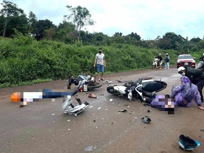 Hiện trường vụ tai nạn khiến 3 người thương vong.