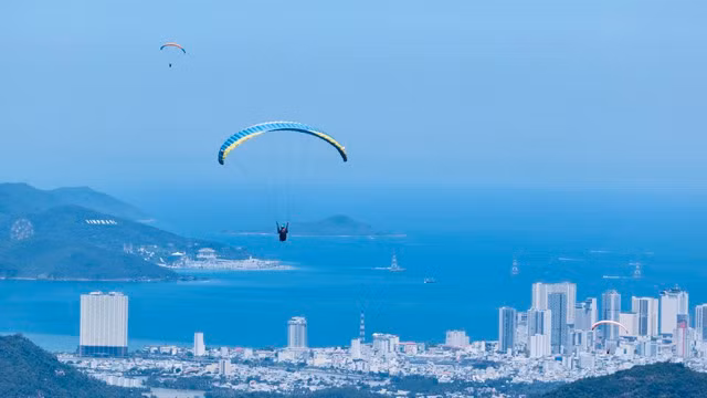 TP.Nha Trang nằm trải dài bên bờ biển