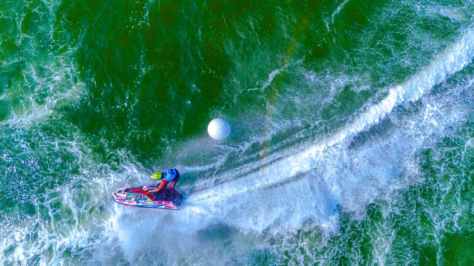 Xé sóng vượt qua chướng ngại vật Xé sóng vượt qua chướng ngại vật