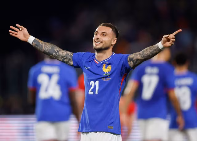 Jonathn Clauss nhân đôi cách biệt bằng siêu phẩm