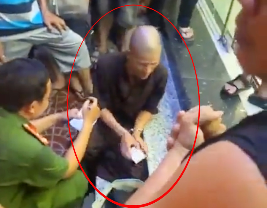 Đối tượng Sỹ bị tạm giữ. Ảnh cắt từ clip