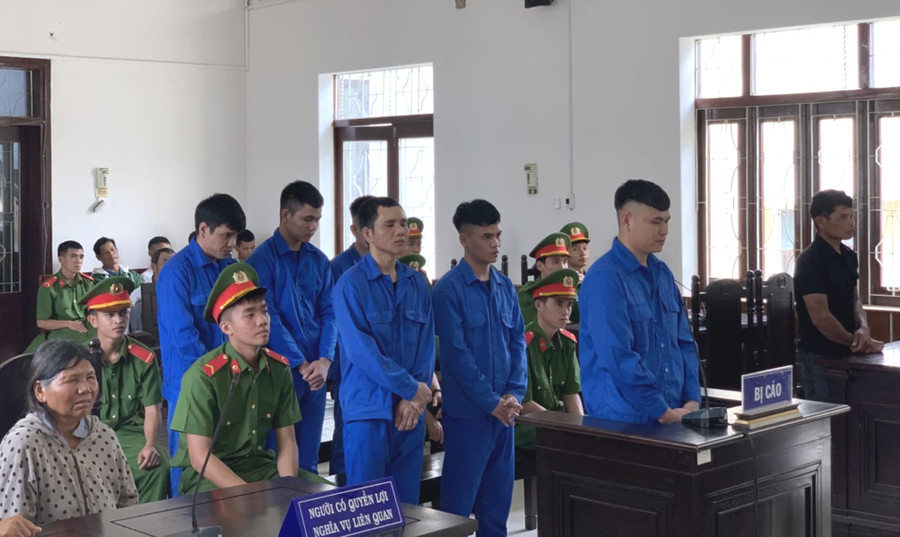 Các bị cáo tại phiên tòa. Ảnh: VH