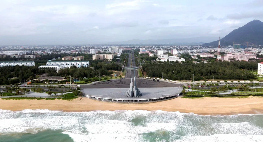 Tháp Nghinh Phong, công trình mang tính biểu tượng của tỉnh Phú Yên. Ảnh: HUỲNH HẢI Tháp Nghinh Phong, công trình mang tính biểu tượng của tỉnh Phú Yên. Ảnh: HUỲNH HẢI