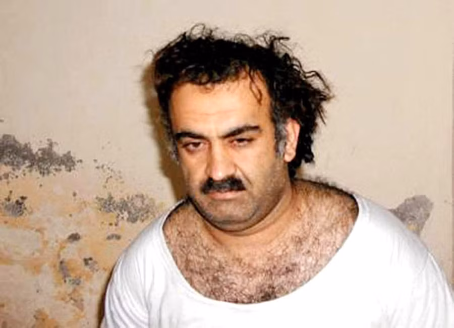 Kẻ chủ mưu vụ khủng bố Khalid Sheikh Mohammed trong ảnh công bố vào tháng 3-2003. Ảnh AFP